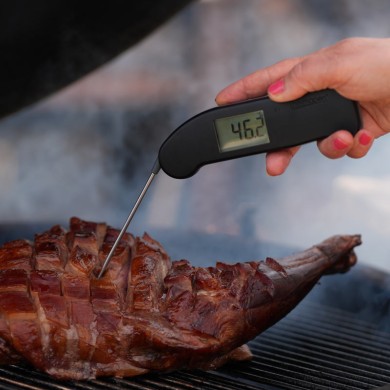 Black Thermapen ONE & BBQ Magnet | The Essential Grilling Duo Black Thermapen ONE & BBQ Magnet | The Essential Grilling Duo