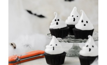 Ghost Chocolate Halloween Cupcakes by My Kitchen Drawer