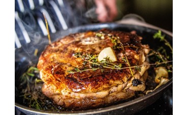 Kenny Tutt's Côte De Boeuf, Tomahawk & Chateaubriand